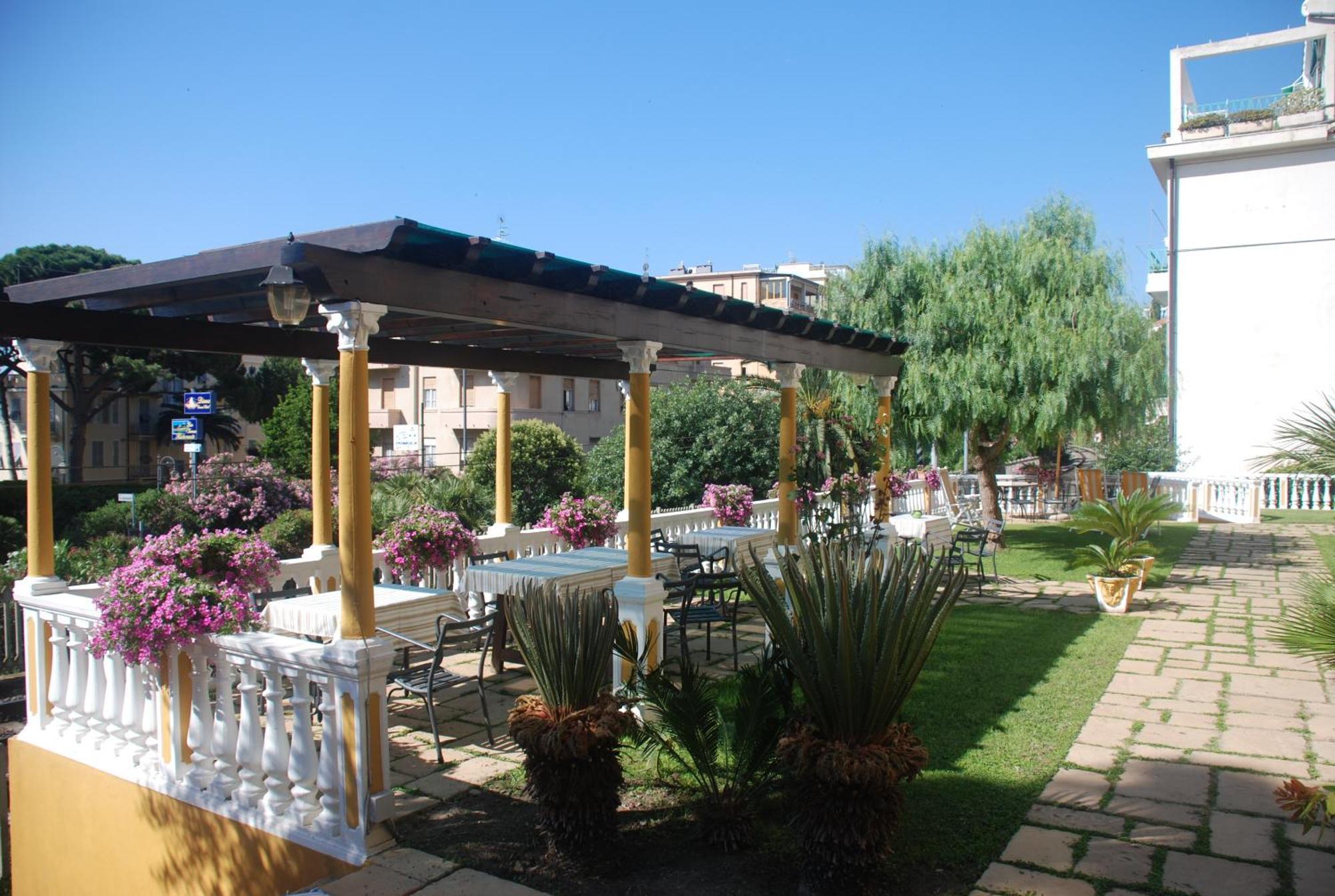 Hotel Primula Alassio Exterior photo